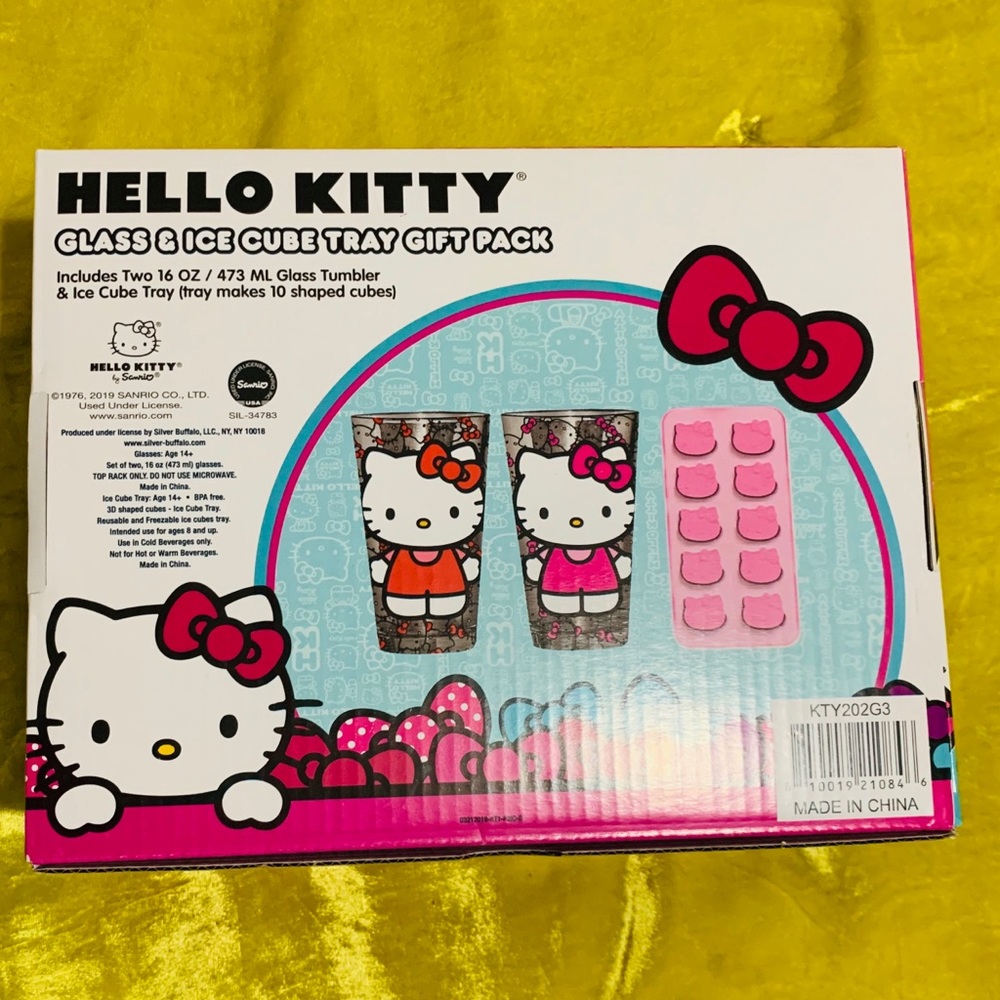 Hello Kitty Gift Pack - Picture 2 of 3